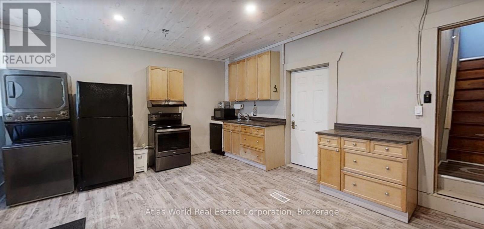 2 - 291 8TH STREET E