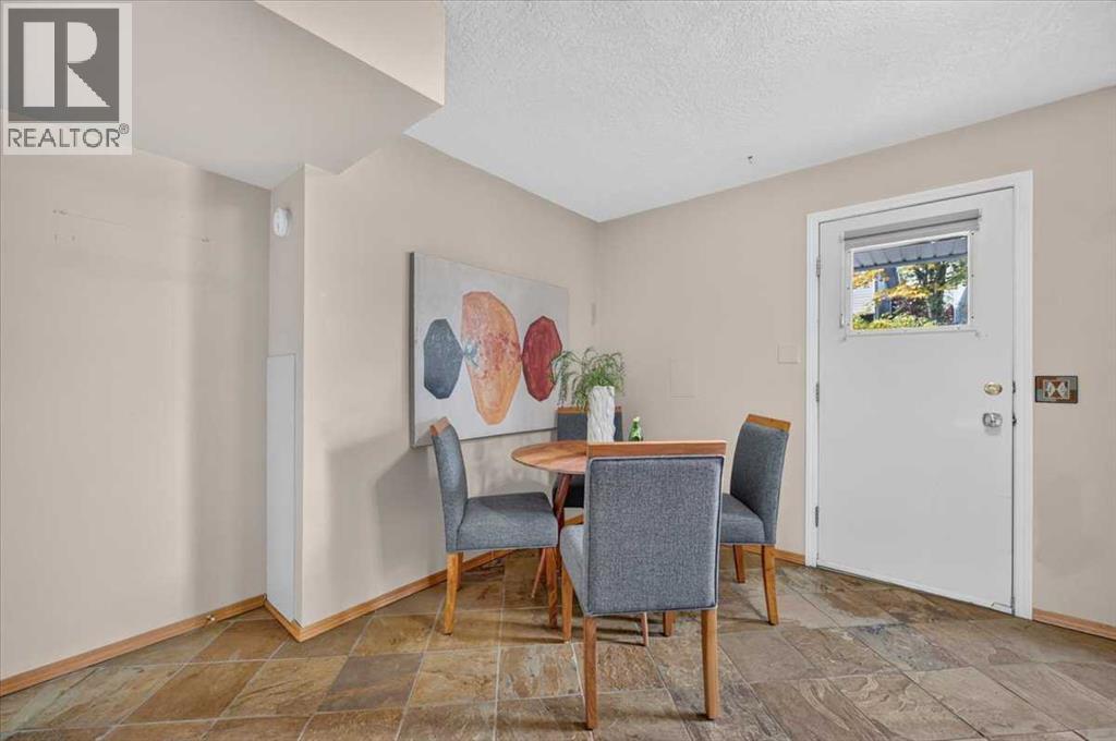 572 Regal Park Ne, Calgary, Alberta  T2E 0S6 - Photo 5 - A2347999