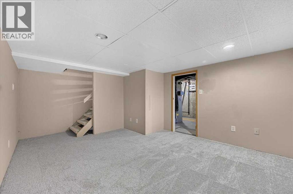 572 Regal Park Ne, Calgary, Alberta  T2E 0S6 - Photo 13 - A2347999