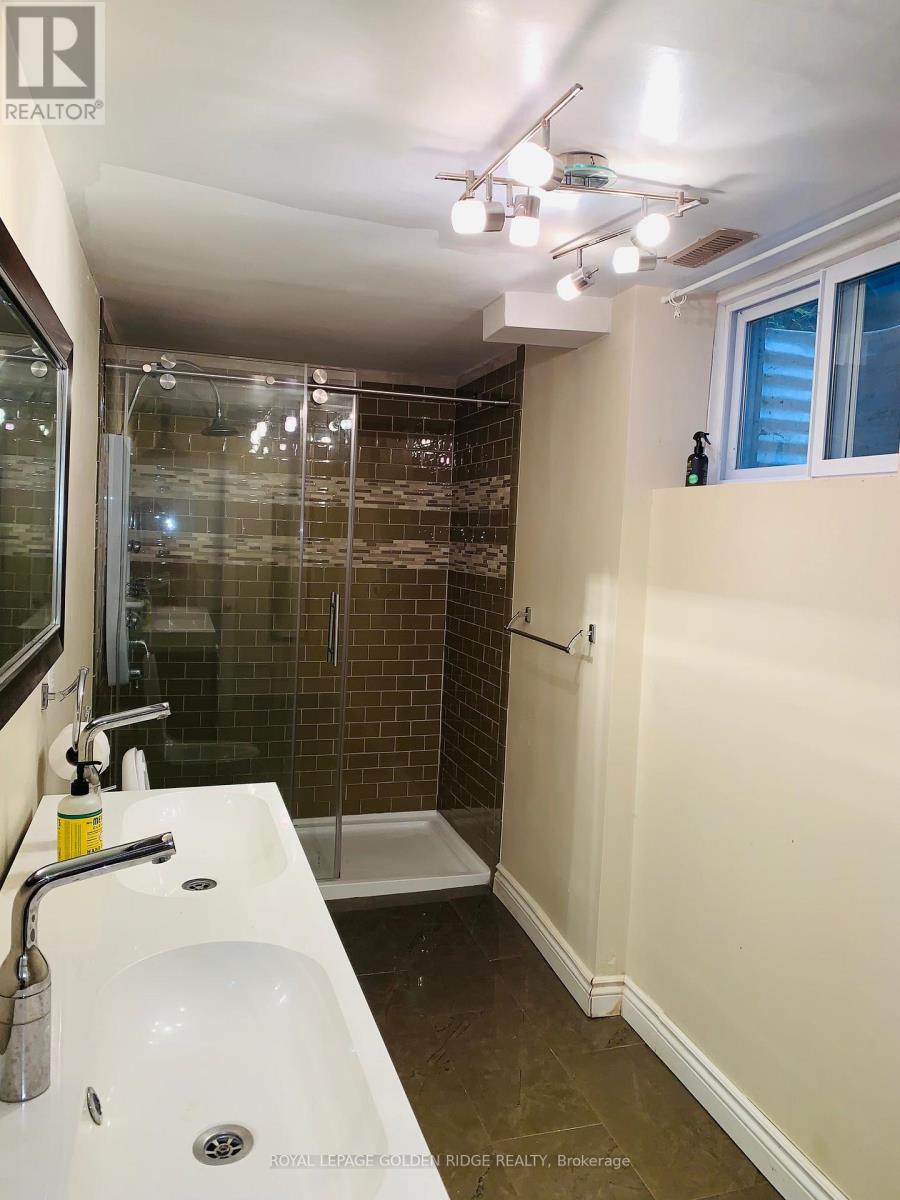 121 Castle Crescent, Oakville, Ontario  L6J 5H4 - Photo 18 - W14094004