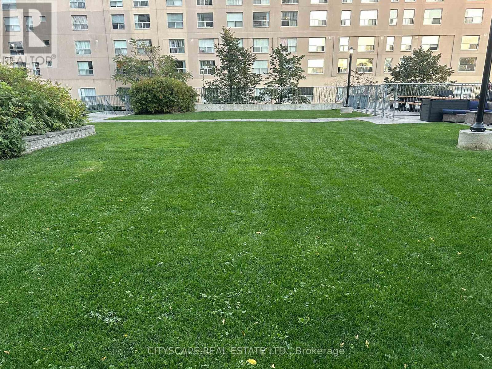 605 - 812 Lansdowne Avenue, Toronto, Ontario  M6H 4K5 - Photo 17 - W14094056