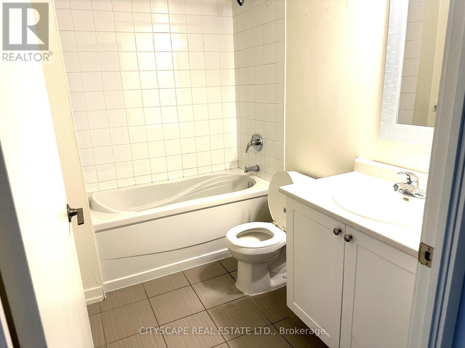 605 - 812 Lansdowne Avenue, Toronto, Ontario  M6H 4K5 - Photo 7 - W14094056