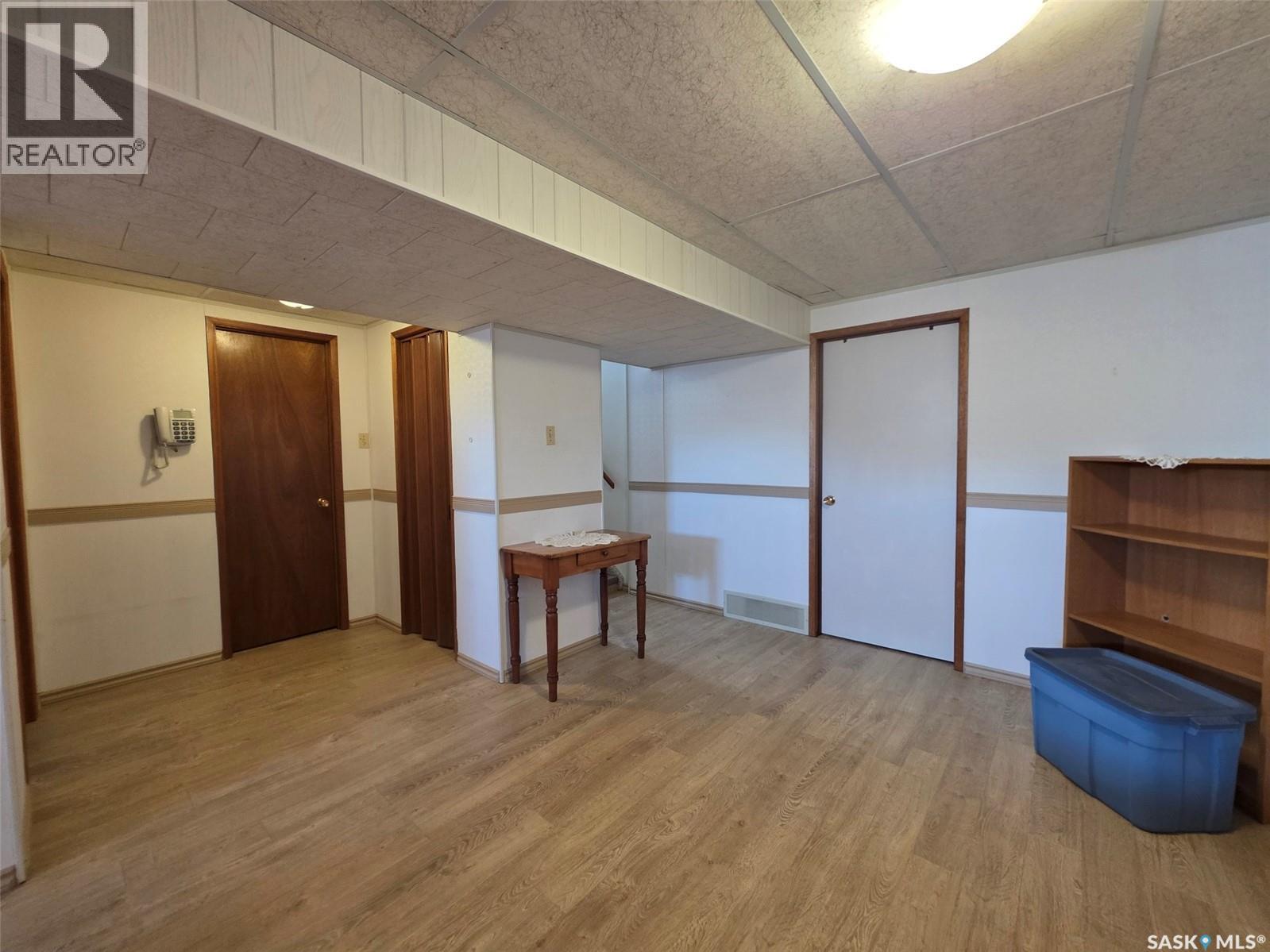 810 11th Avenue Ne, Swift Current, Saskatchewan  S9H 2V4 - Photo 17 - SK051392