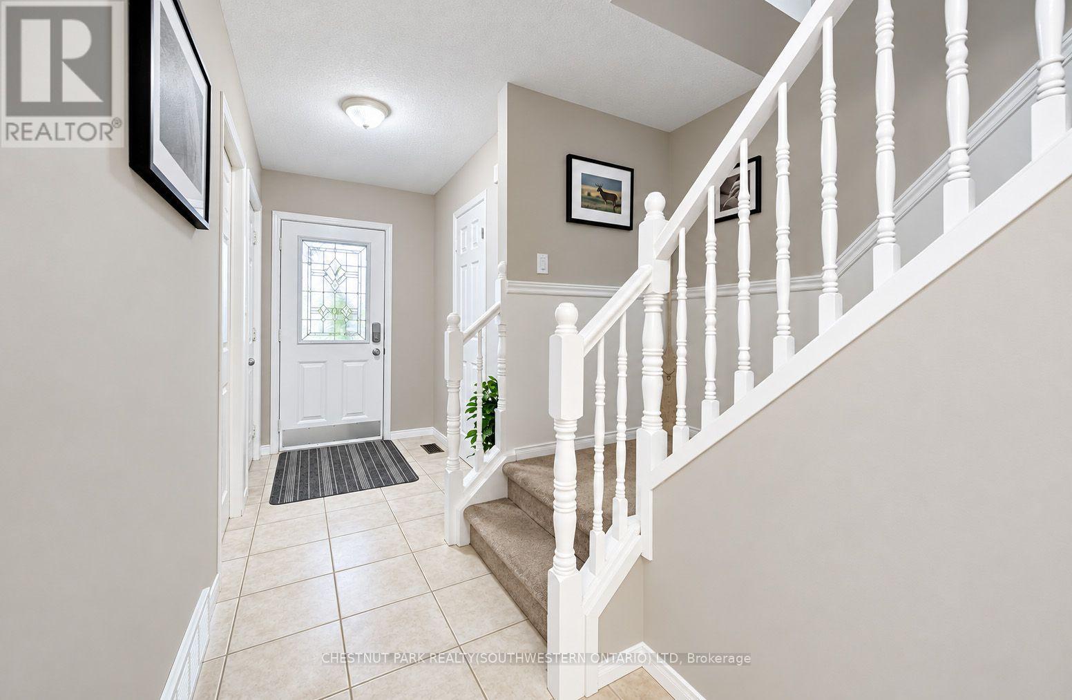 24 White Sands Court, Kitchener, Ontario  N2E 3S4 - Photo 5 - X14093994