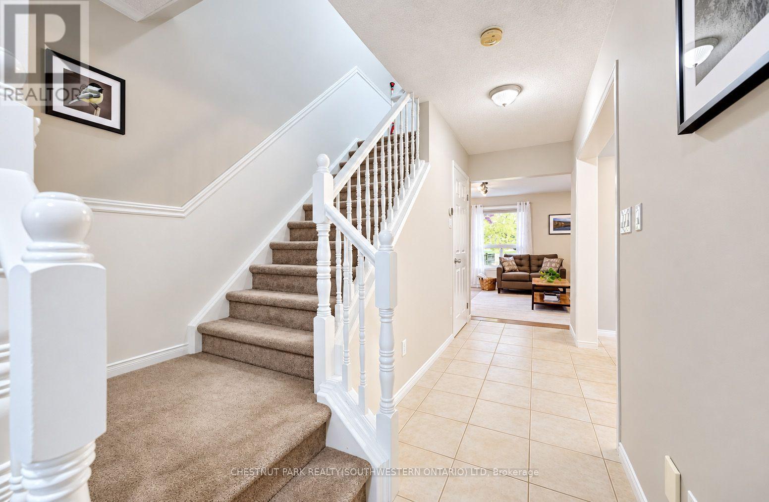 24 White Sands Court, Kitchener, Ontario  N2E 3S4 - Photo 6 - X14093994