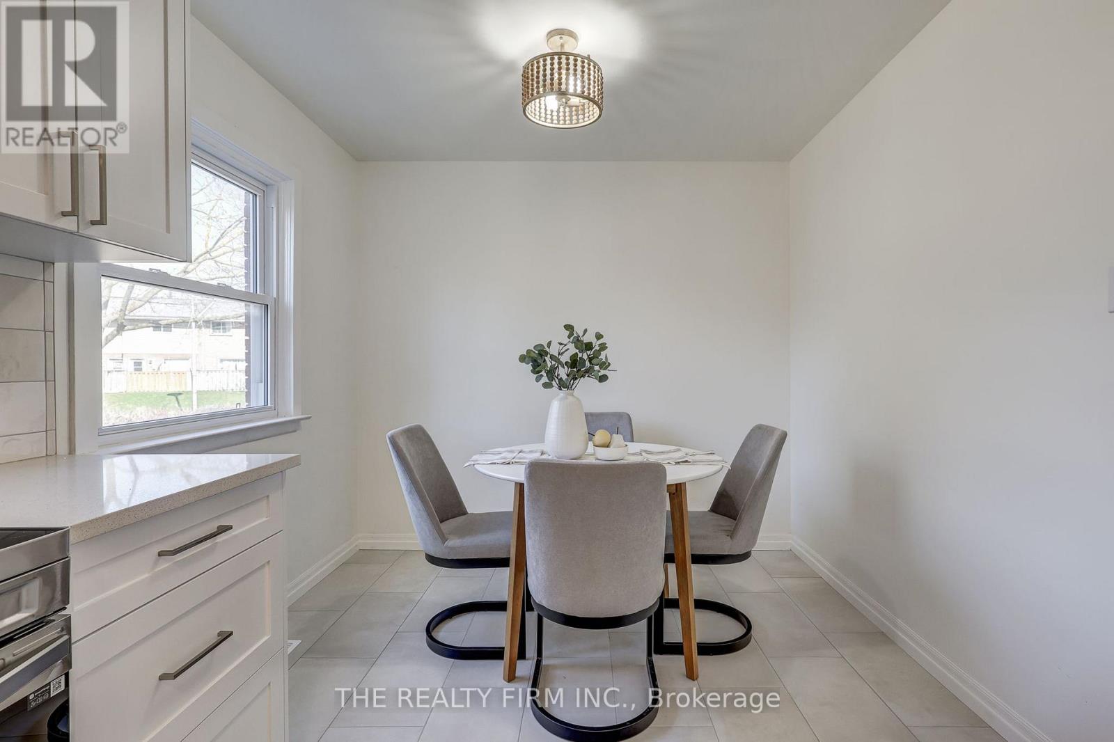 Main Floor - 408 Ridgewood Crescent, London South, Ontario  N6J 3H3 - Photo 15 - X14094064