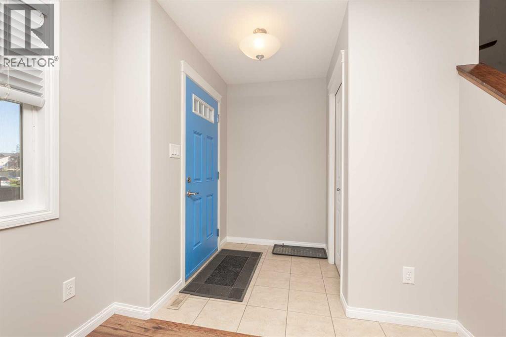 610 Silkstone Point W, Lethbridge, Alberta  T1J 4C5 - Photo 2 - A2352587