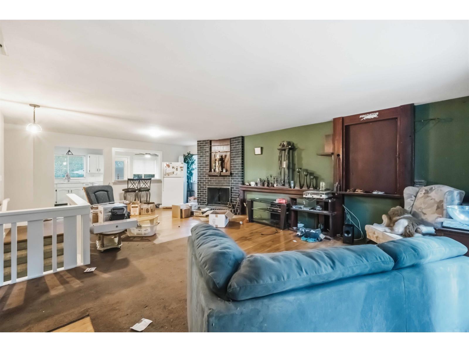 3743 NANAIMO CRESCENT