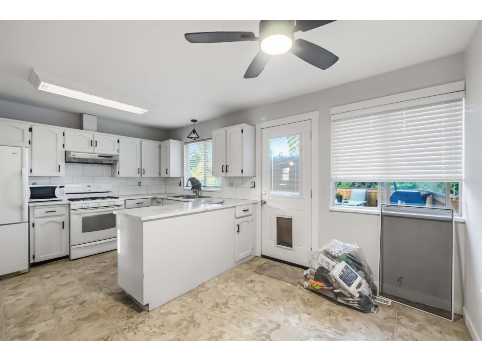3743 NANAIMO CRESCENT