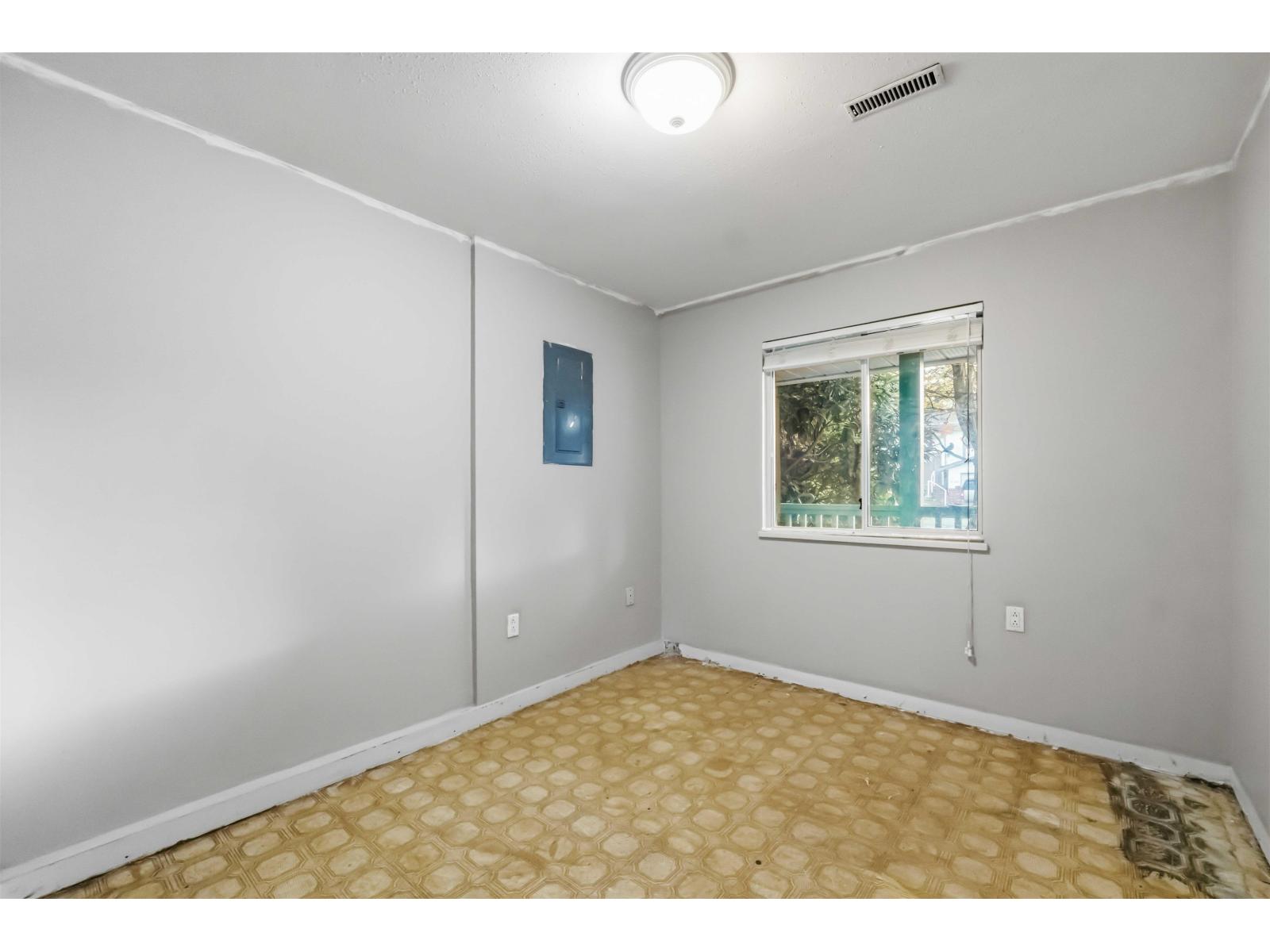 3743 NANAIMO CRESCENT