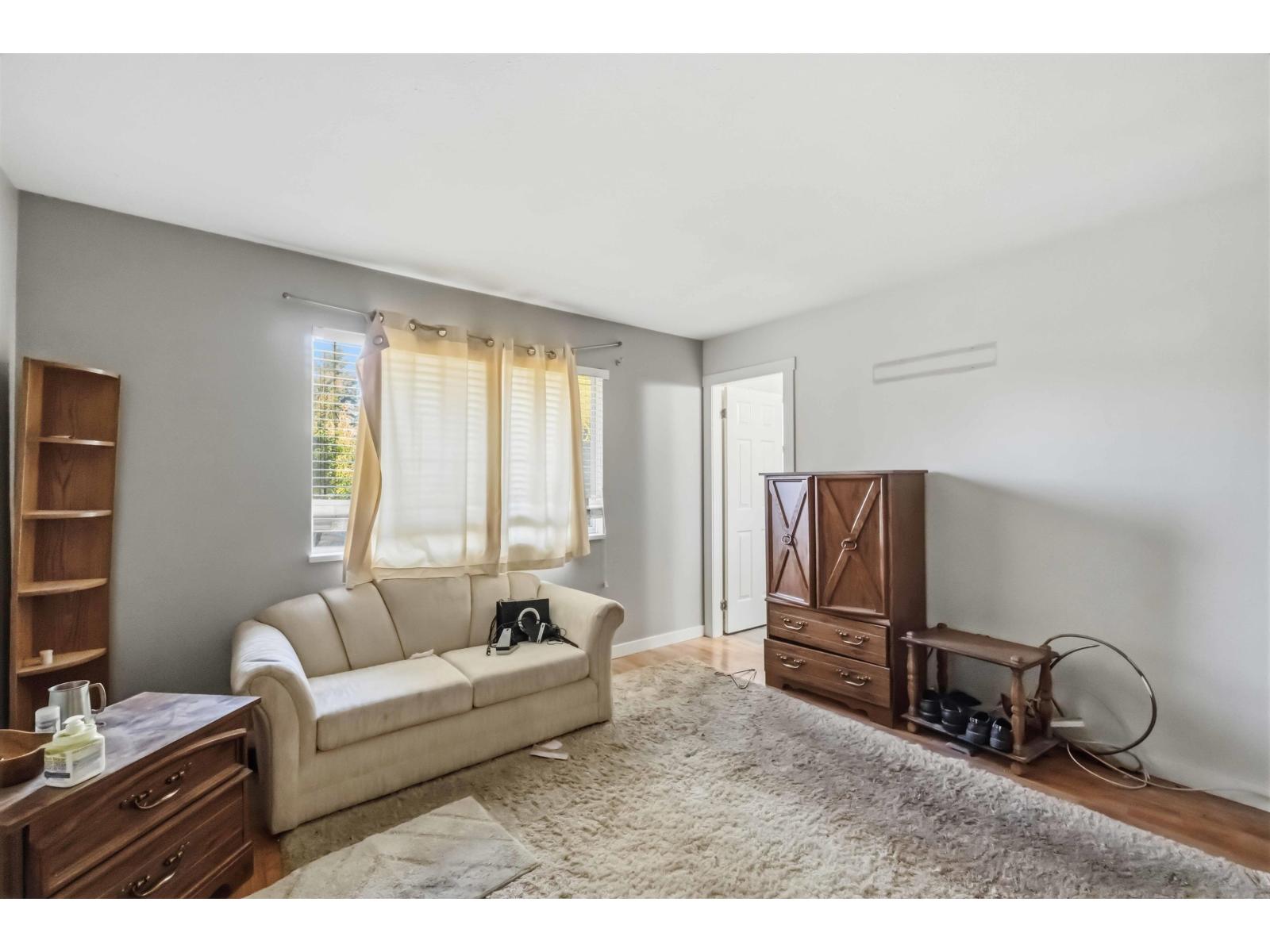 3743 NANAIMO CRESCENT