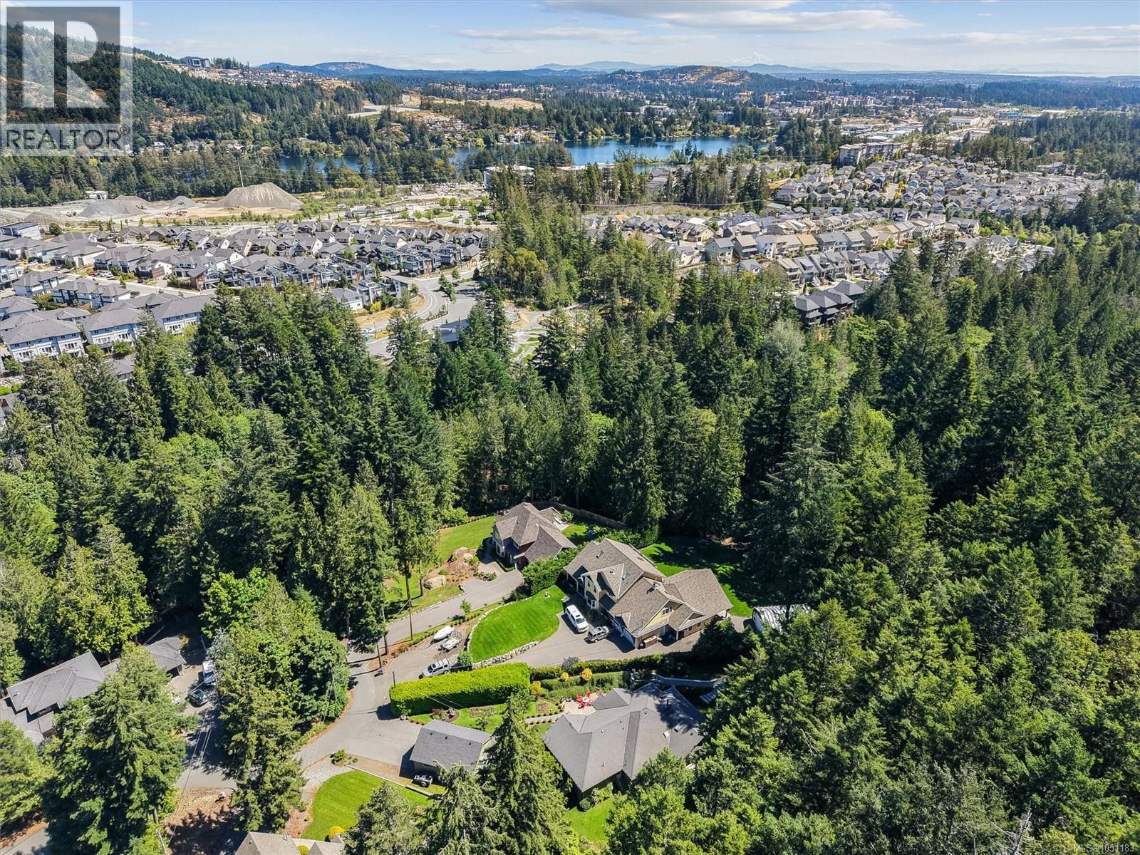 2989 Lakewood Pl