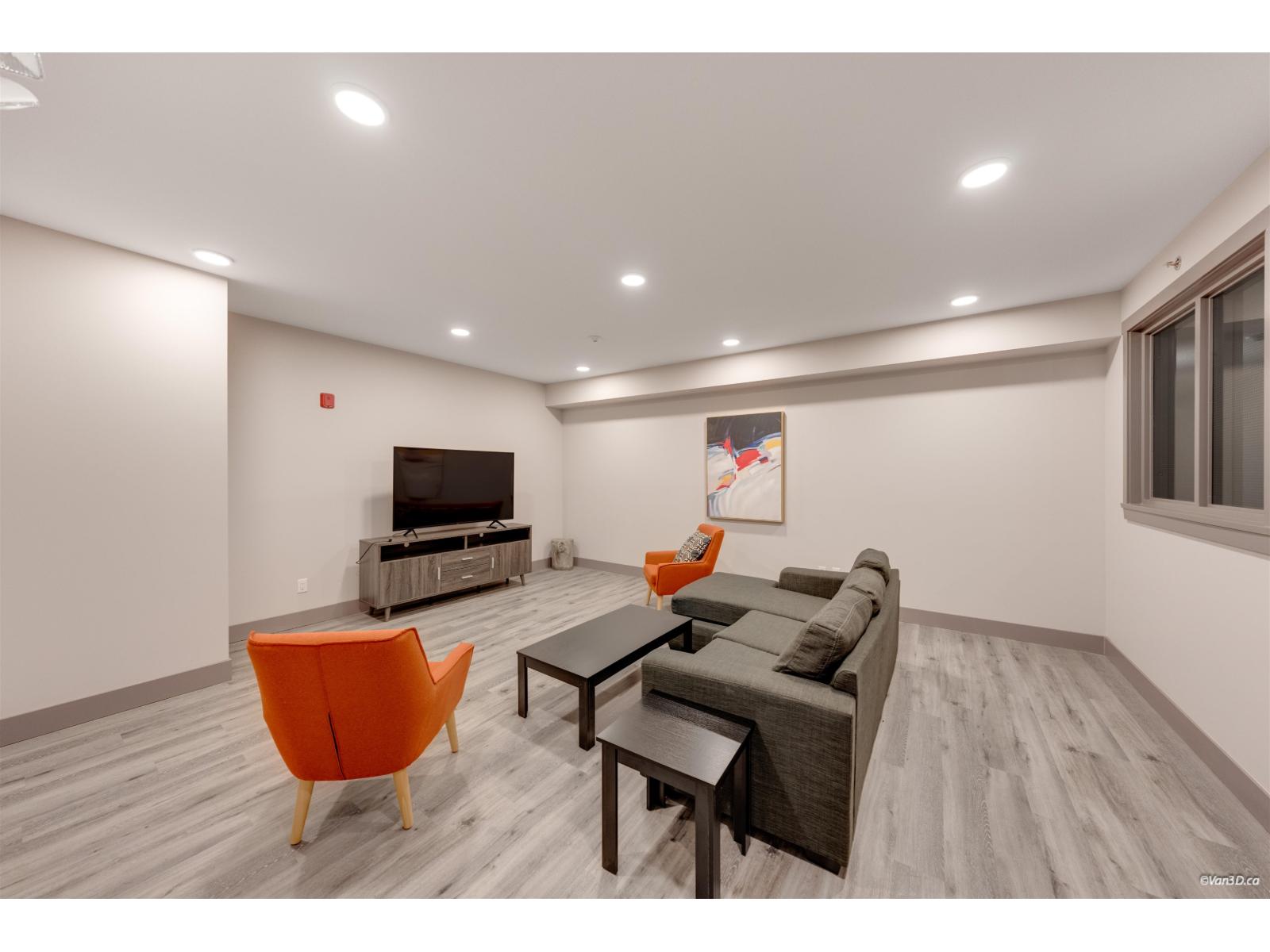 119 20696 EASTLEIGH CRESCENT