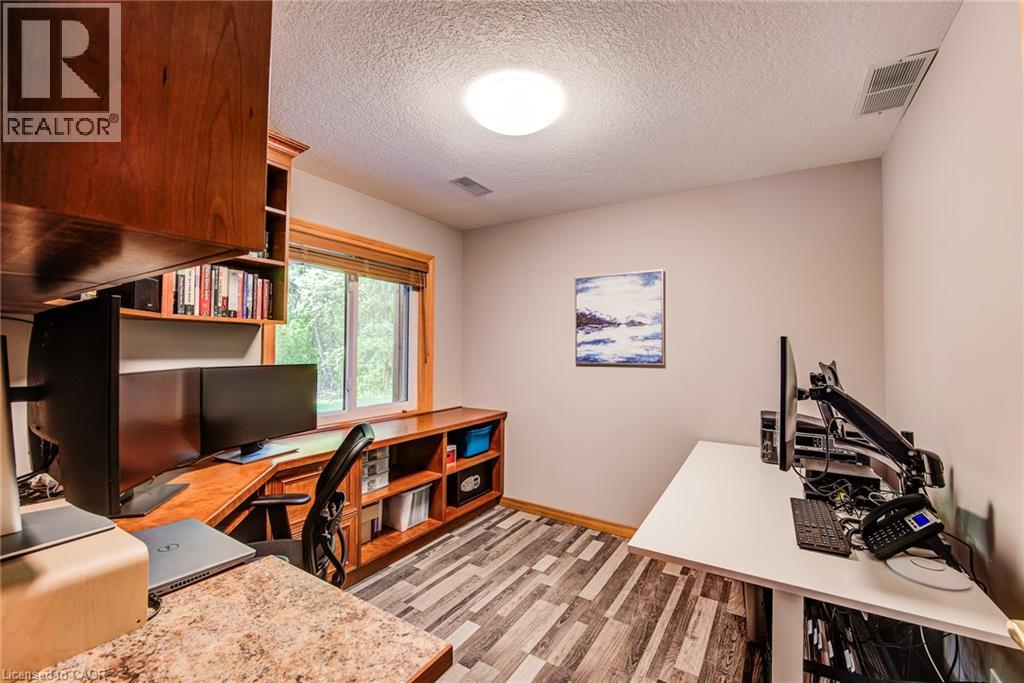 39 Oliver Court SE, Kitchener, Ontario  N2N 3E7 - Photo 38 - 40870642