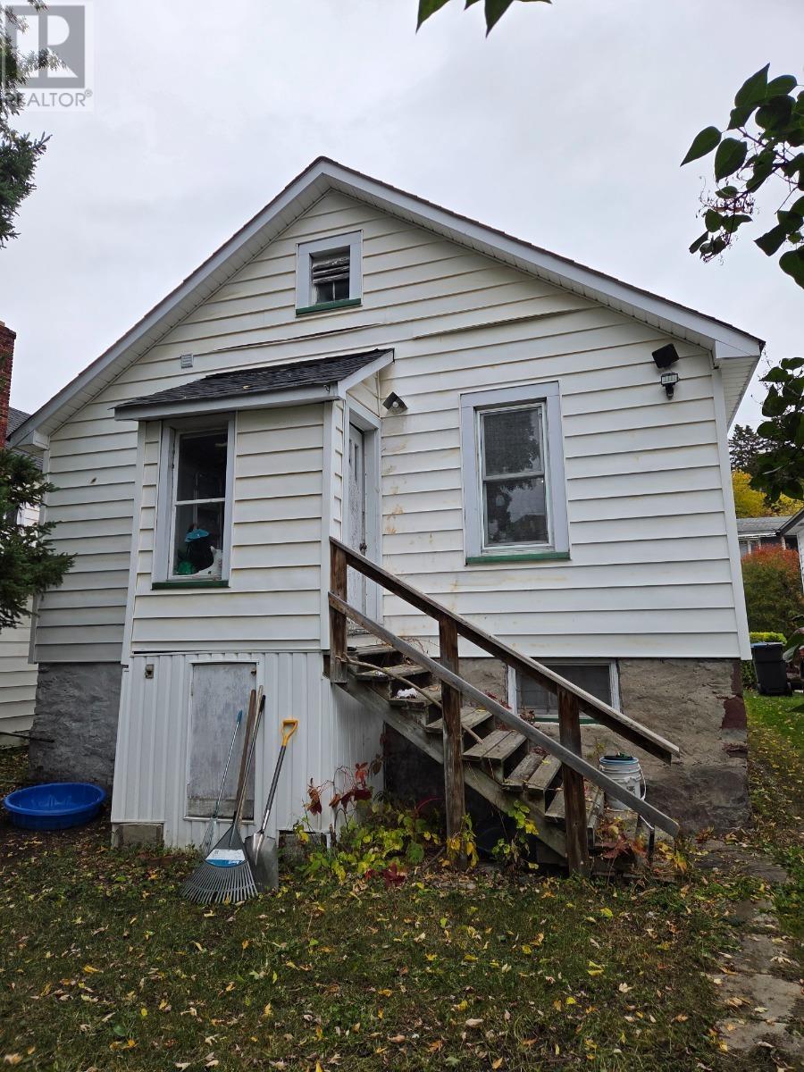 63 Trelawne Ave, Sault Ste. Marie, Ontario P6B 2M7 - Photo 3 - SM262921