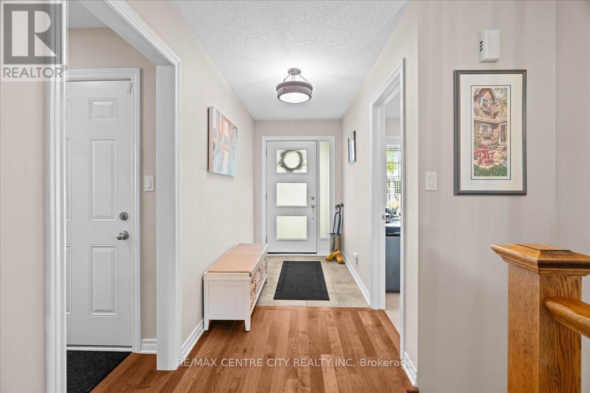 2 Cherry Blossom Lane, St. Thomas, Ontario  N5R 1L2 - Photo 6 - X13730224