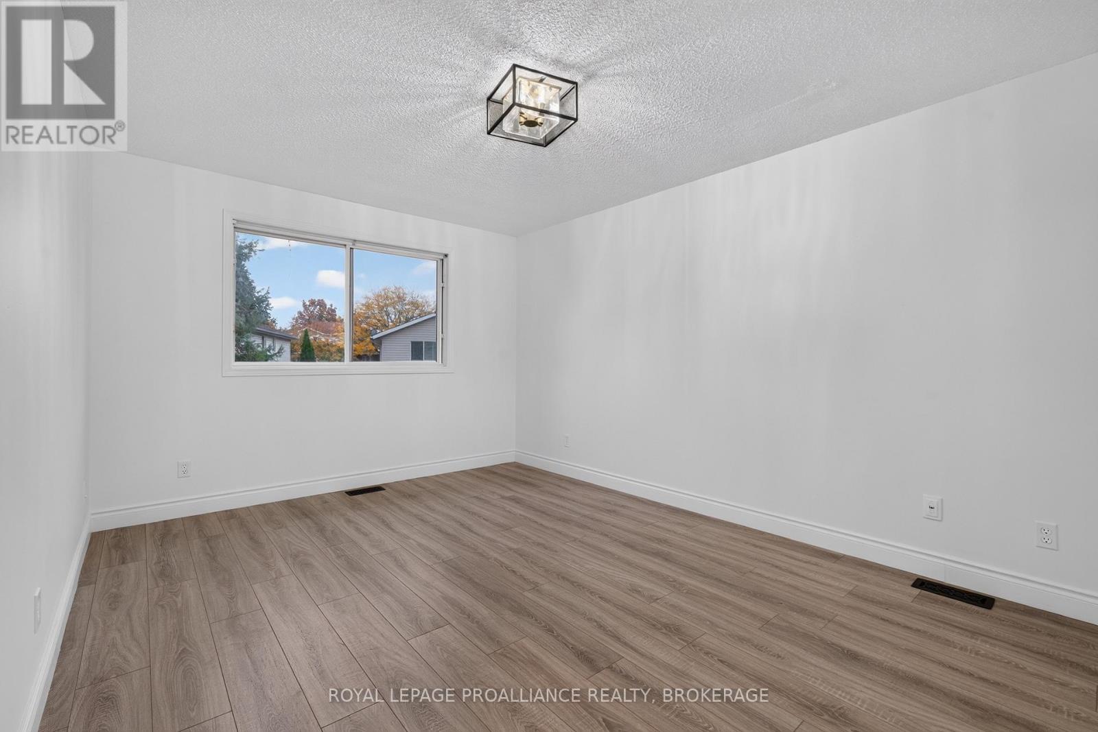 1371 Brackenwood Crescent, Kingston, Ontario  K7P 2W4 - Photo 16 - X14094236