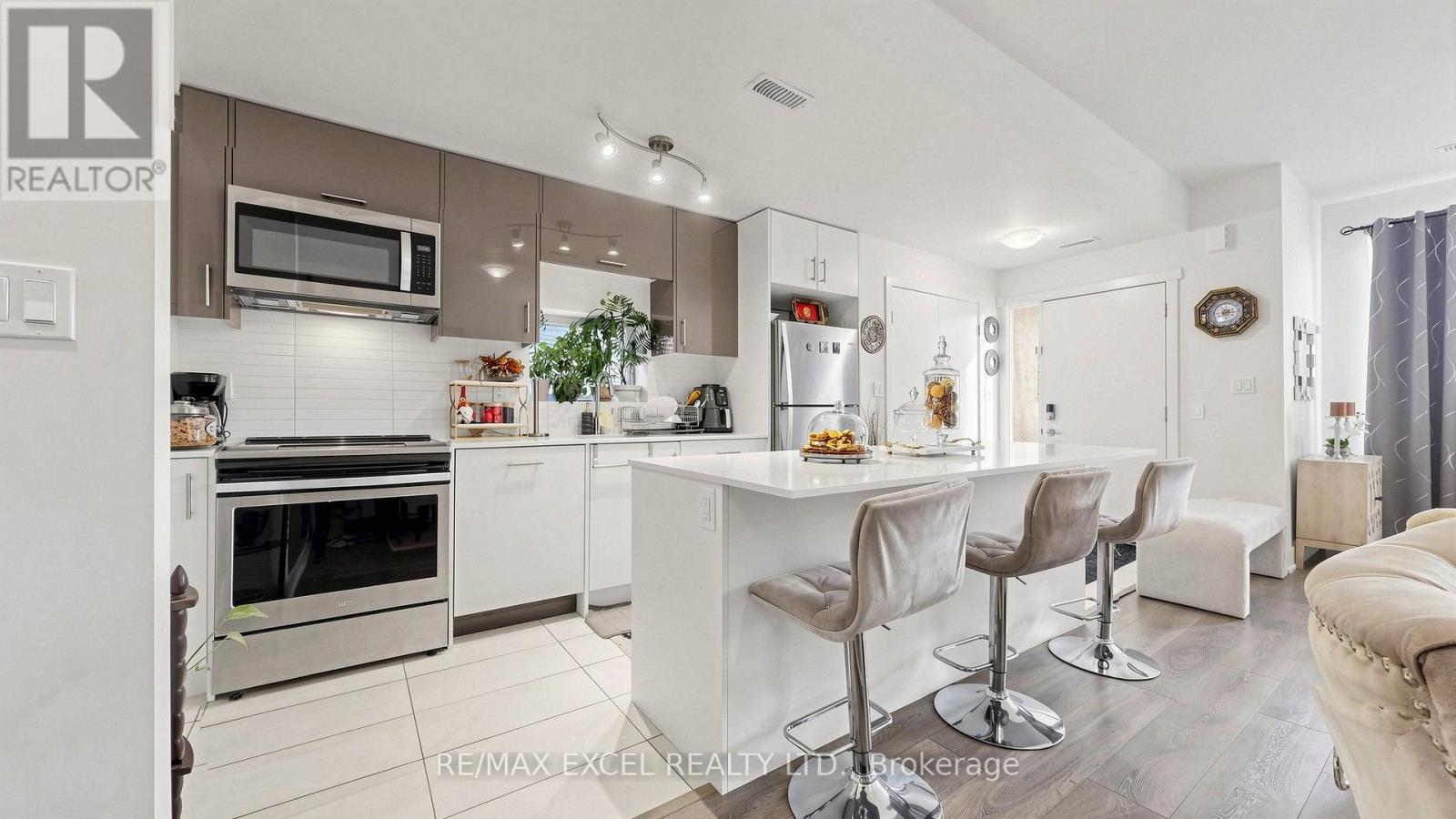 Th108 - 19 Allenbury Gardens, Toronto (Don Valley Village), Ontario  M2J 0G6 - Photo 11 - C14094332