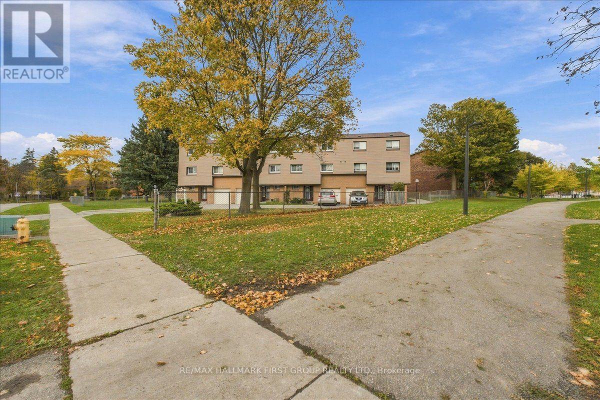 4 - 1415 Fieldlight Boulevard, Pickering, Ontario  L1V 2S3 - Photo 2 - E14094146