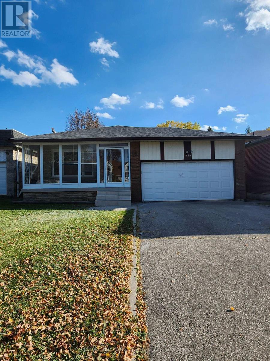 Main - 959 Huntingwood Drive S, Toronto, Ontario  M1S 1K3 - Photo 2 - E14094156