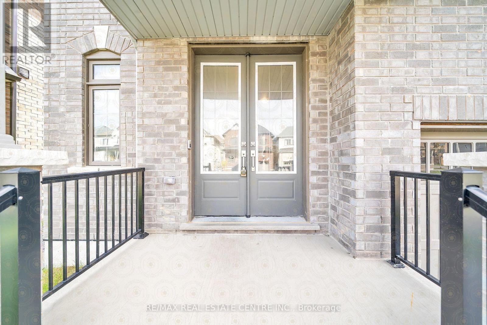 43 Northrop Avenue, Clarington, Ontario  L1B 0W6 - Photo 2 - E14094270