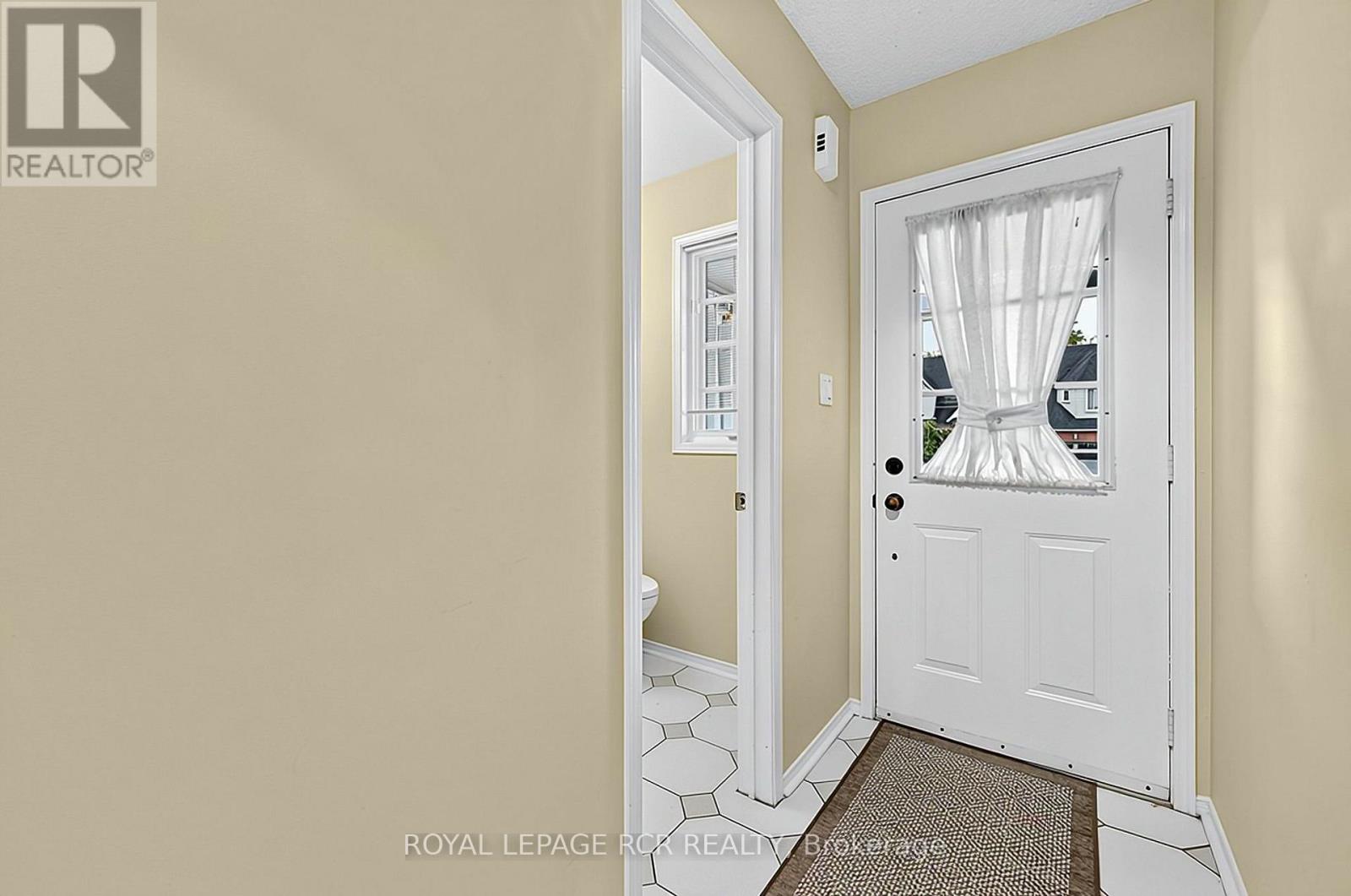 56 Oakridge Court, East Gwillimbury, Ontario  L9N 1M5 - Photo 10 - N14094216