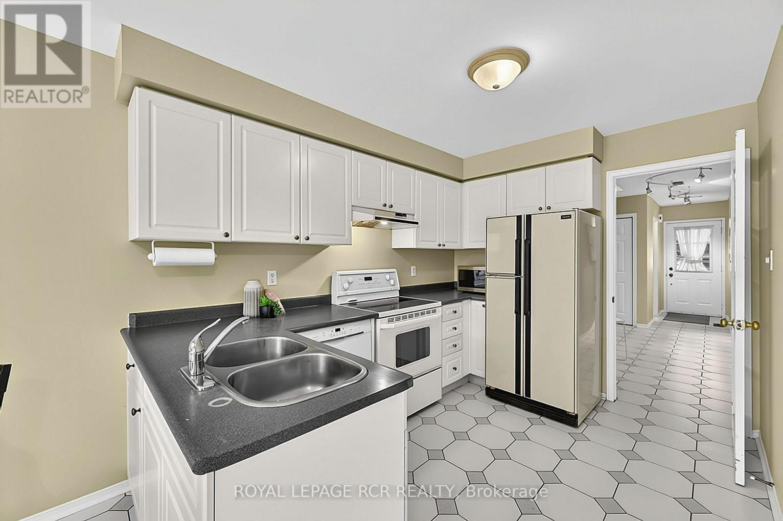 56 Oakridge Court, East Gwillimbury, Ontario  L9N 1M5 - Photo 12 - N14094216