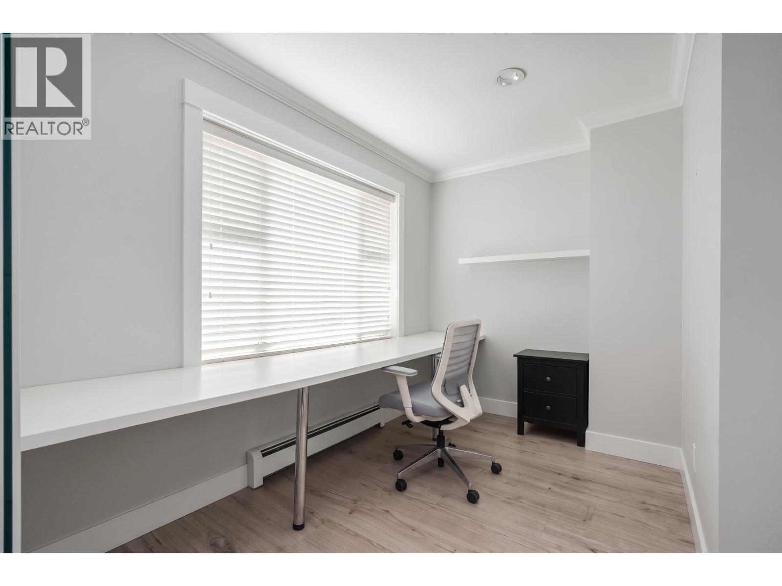 35 W 15TH AVENUE