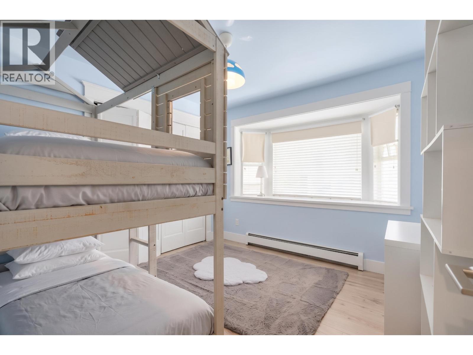35 W 15TH AVENUE