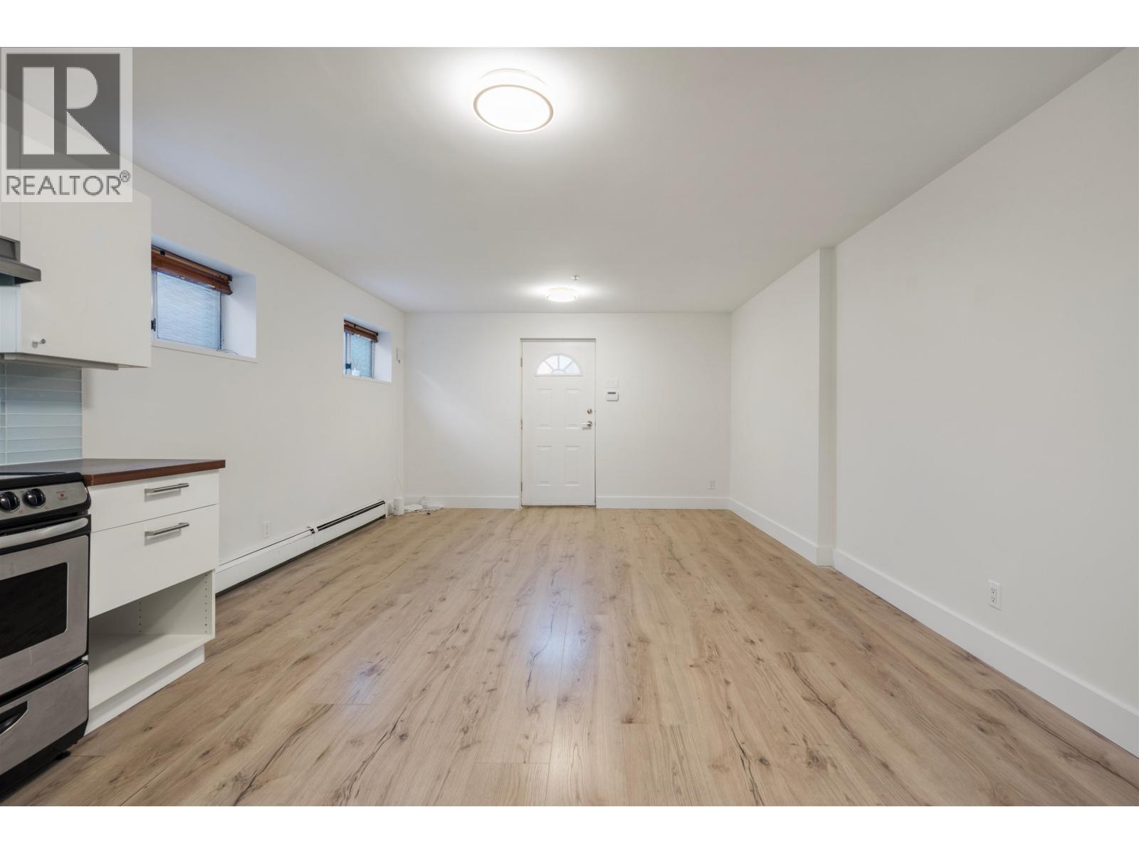 35 W 15TH AVENUE