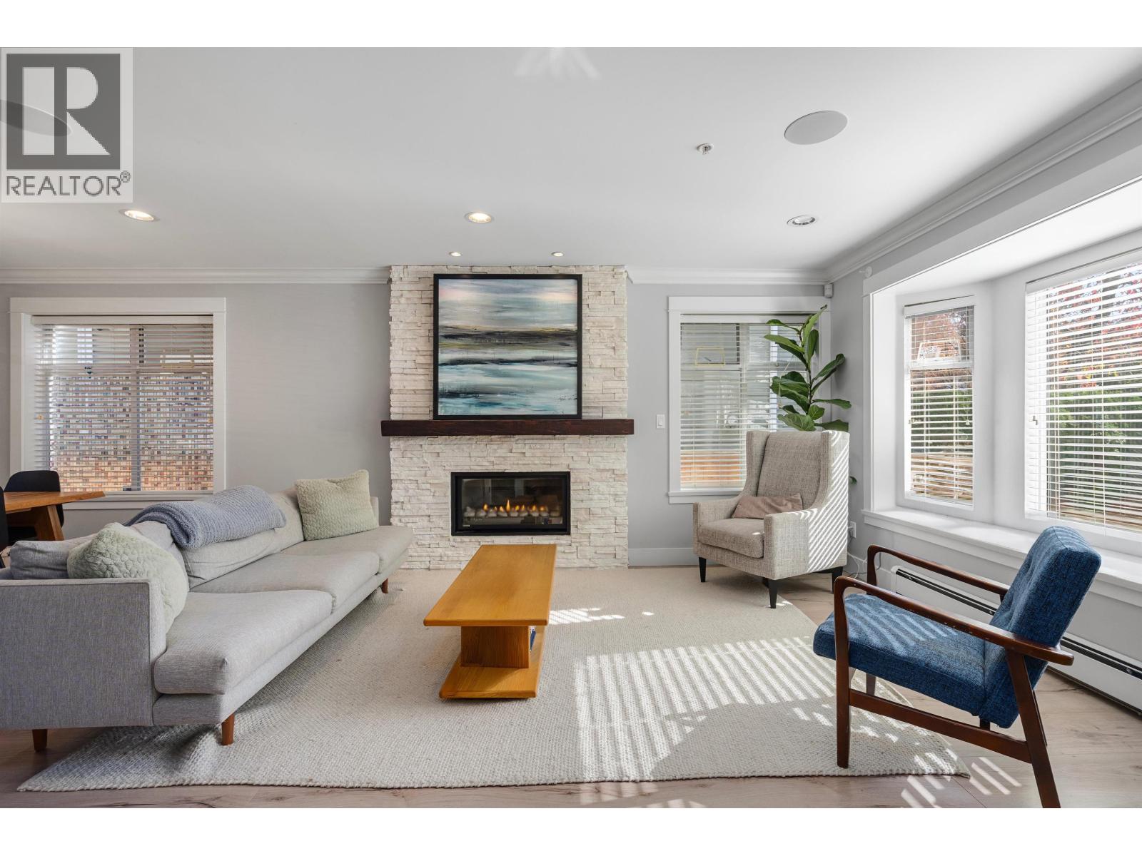 35 W 15TH AVENUE