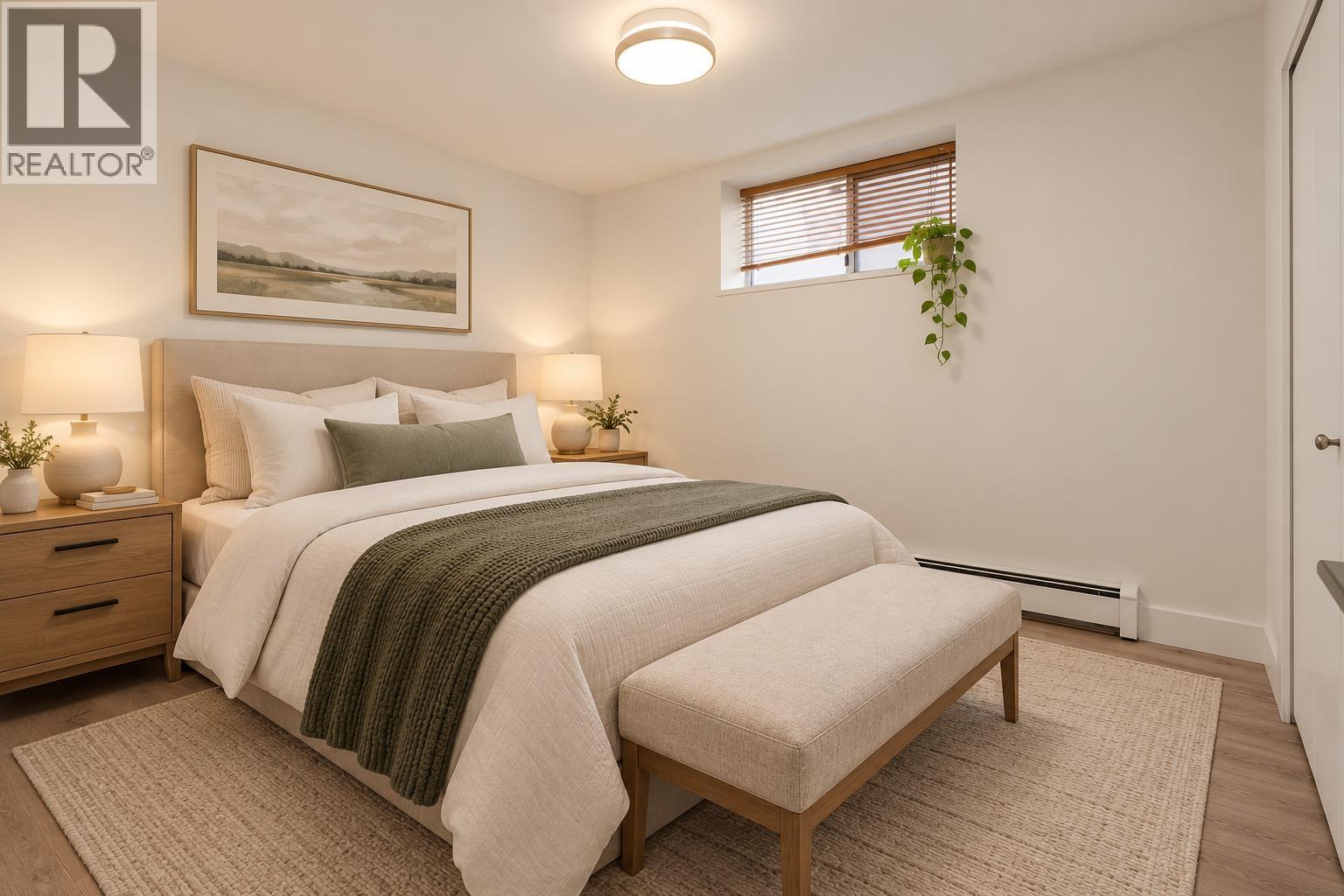 35 W 15TH AVENUE