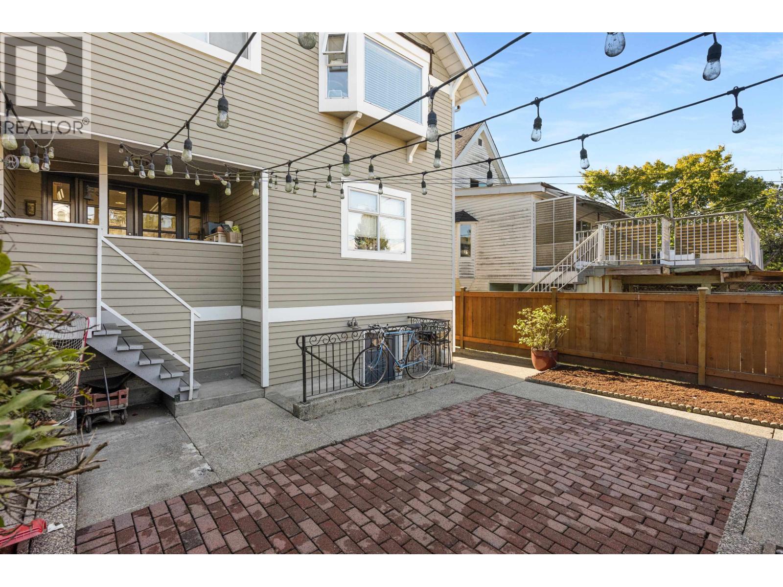 35 W 15TH AVENUE