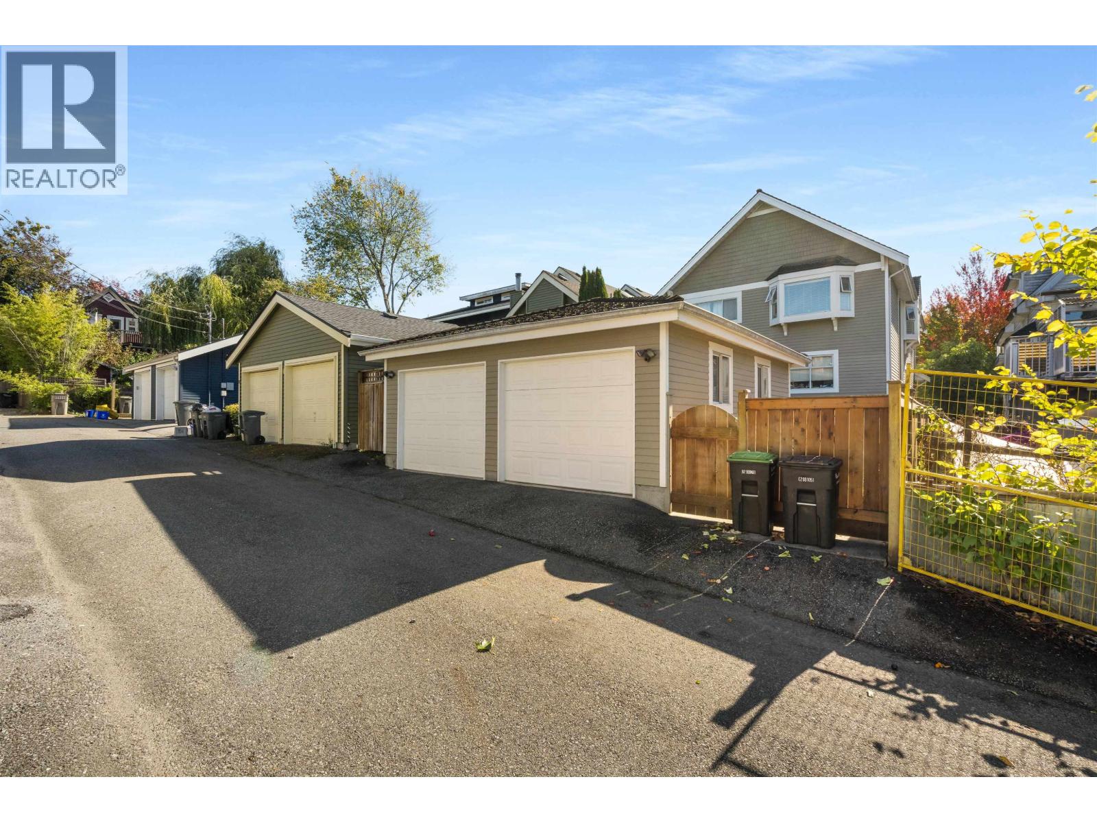 35 W 15TH AVENUE