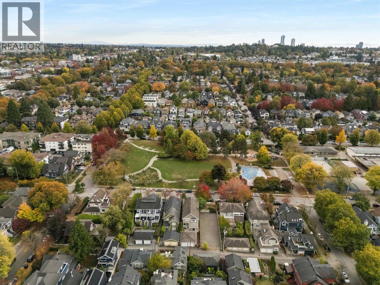 35 W 15TH AVENUE