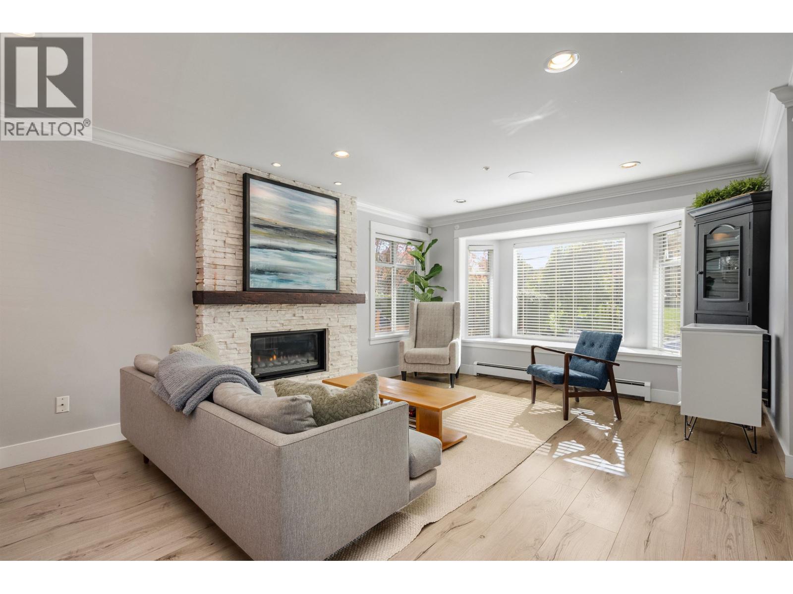 35 W 15TH AVENUE
