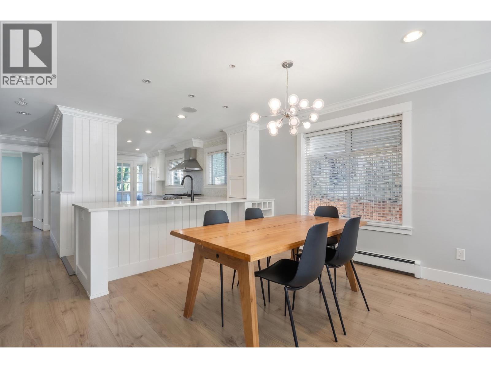 35 W 15TH AVENUE