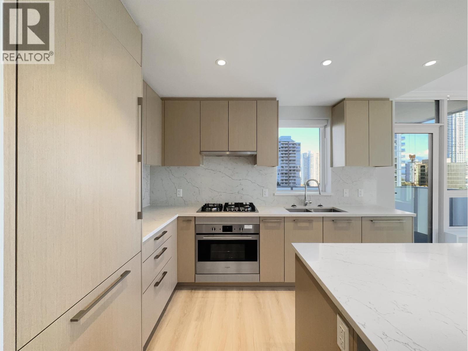 8XX 5938 OLIVE AVENUE, burnaby, British Columbia