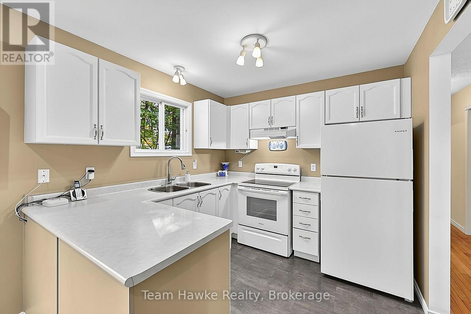 16 Brule Street, Penetanguishene, Ontario  L9M 1B2 - Photo 16 - S14094226