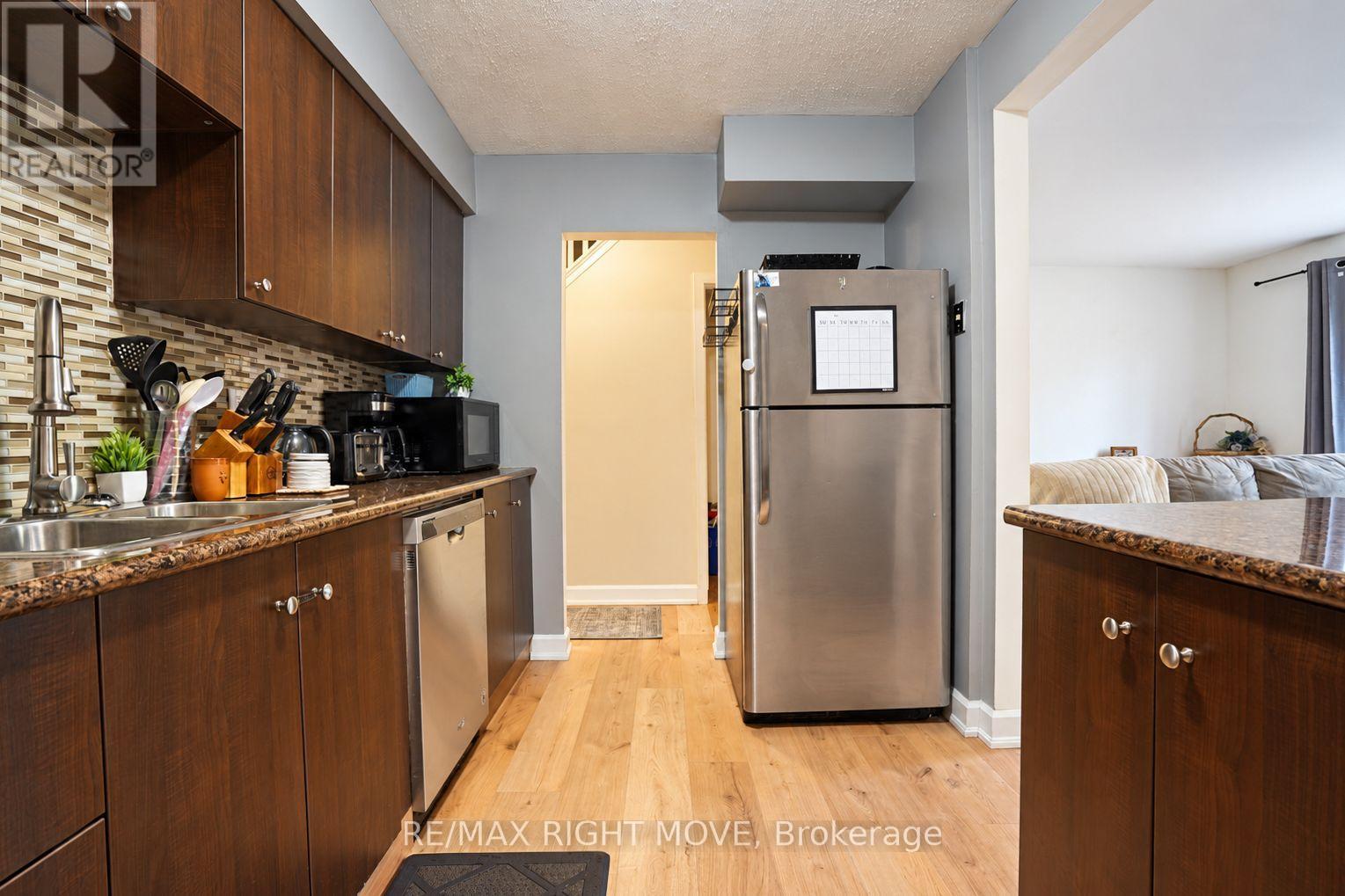 6 - 67 Fittons Road E, Orillia, Ontario  L3V 2J2 - Photo 6 - S14094144