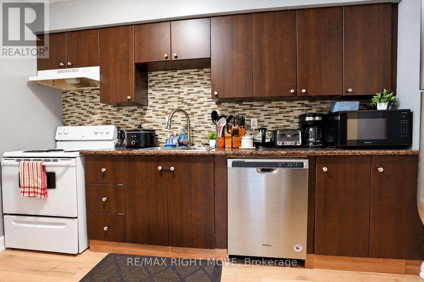 6 - 67 Fittons Road E, Orillia, Ontario  L3V 2J2 - Photo 7 - S14094144