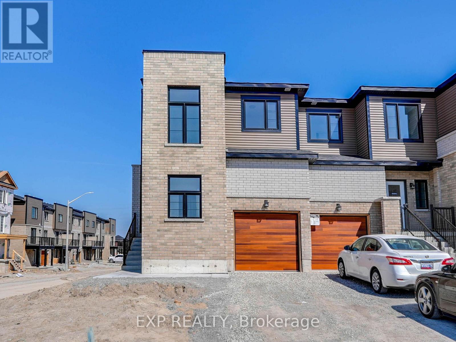 30 Wheatfield Road, Barrie (Innis-Shore), Ontario  L9J 0T8 - Photo 3 - S14094200