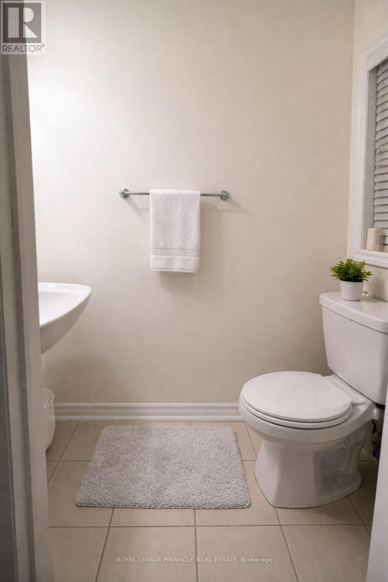 3038 Postridge Drive, Oakville, Ontario  L6L 0R9 - Photo 9 - W14094142
