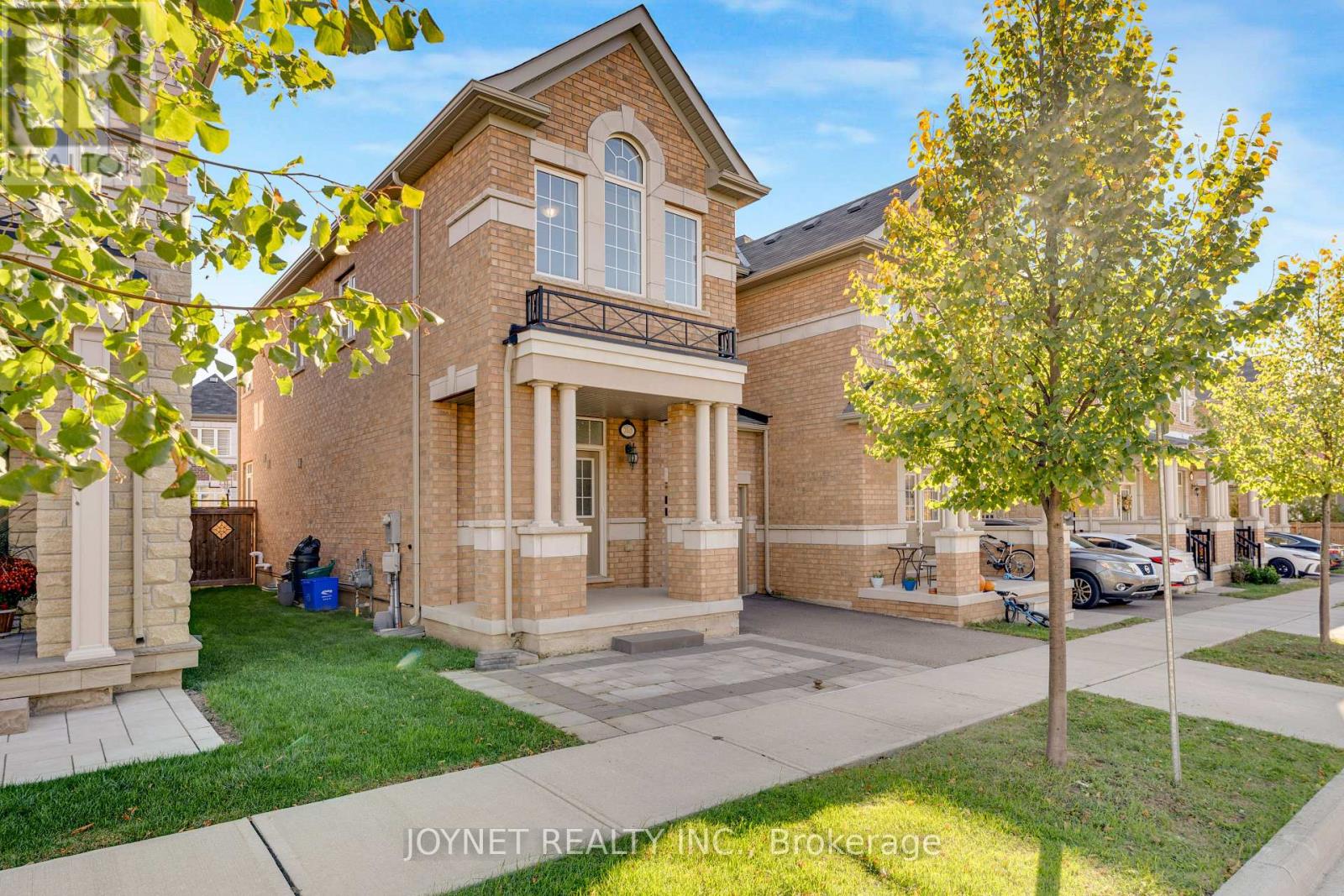 3303 Jacob Way, Oakville, Ontario  L6M 5J9 - Photo 2 - W14094176