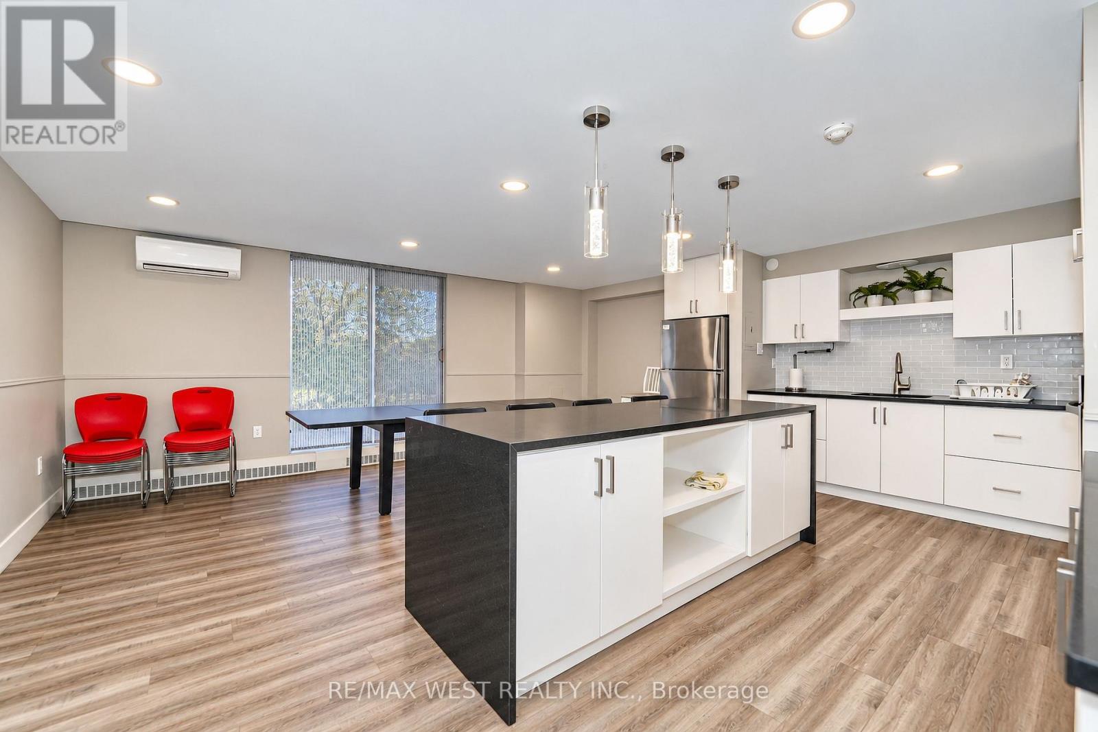 406 - 1100 Caven Street, Mississauga, Ontario  L5G 4N3 - Photo 13 - W14094220