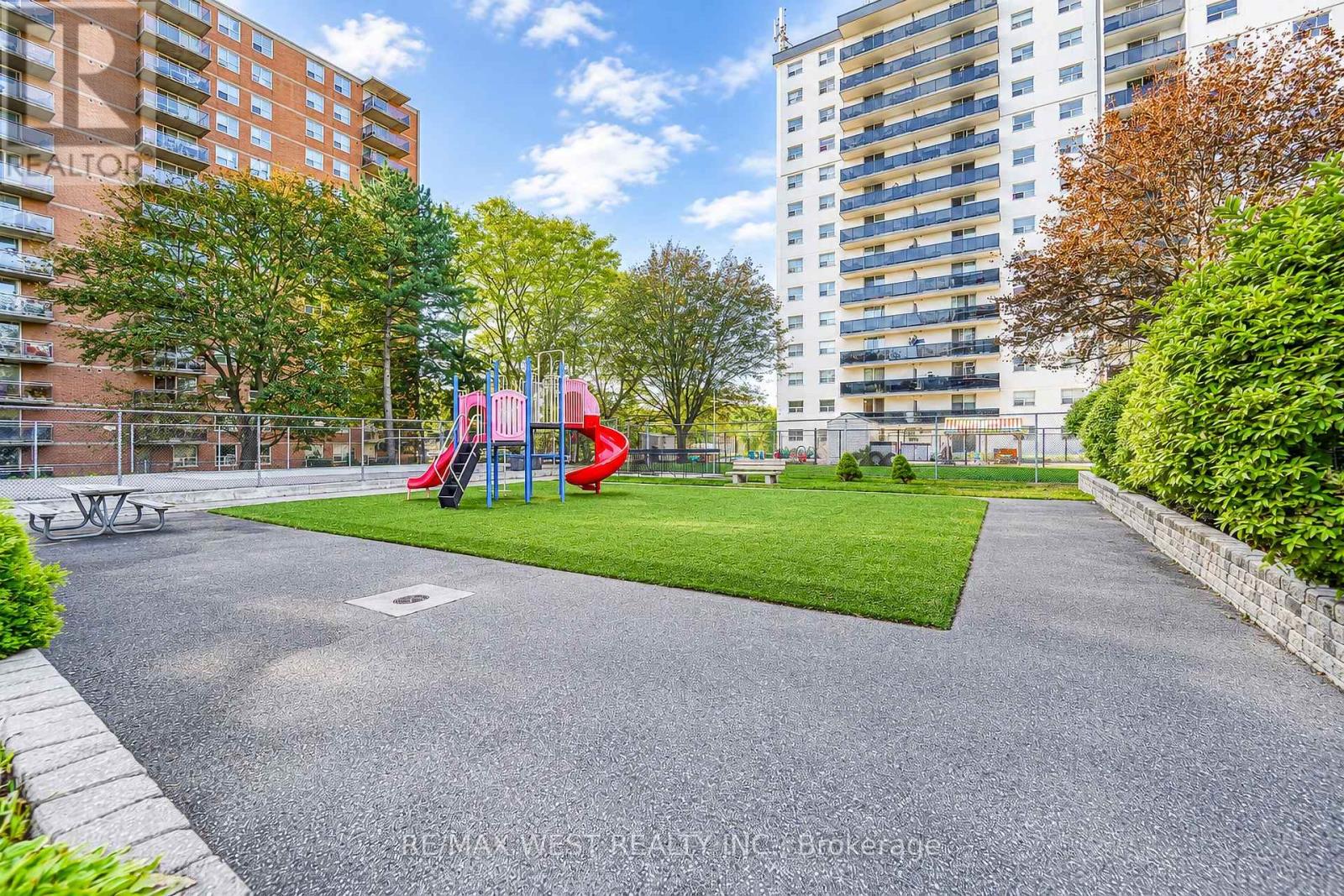 406 - 1100 Caven Street, Mississauga, Ontario  L5G 4N3 - Photo 17 - W14094220