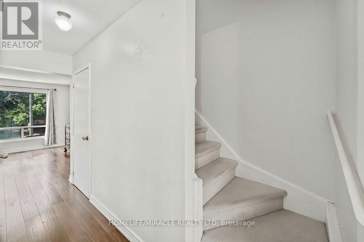 45 Lincoln Court, Brampton, Ontario  L6T 3Z2 - Photo 15 - W14094276