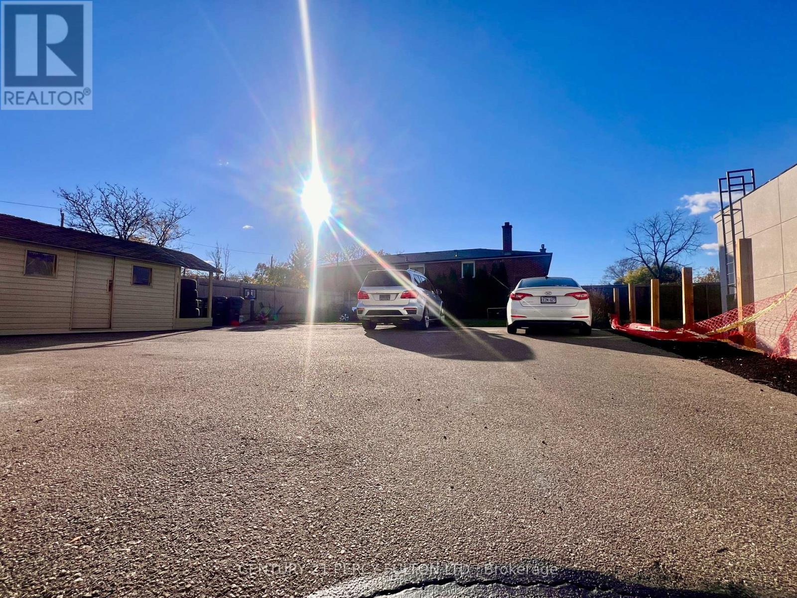 2 - 952 Scarlett Road, Toronto, Ontario  M9P 2V6 - Photo 10 - W14094364