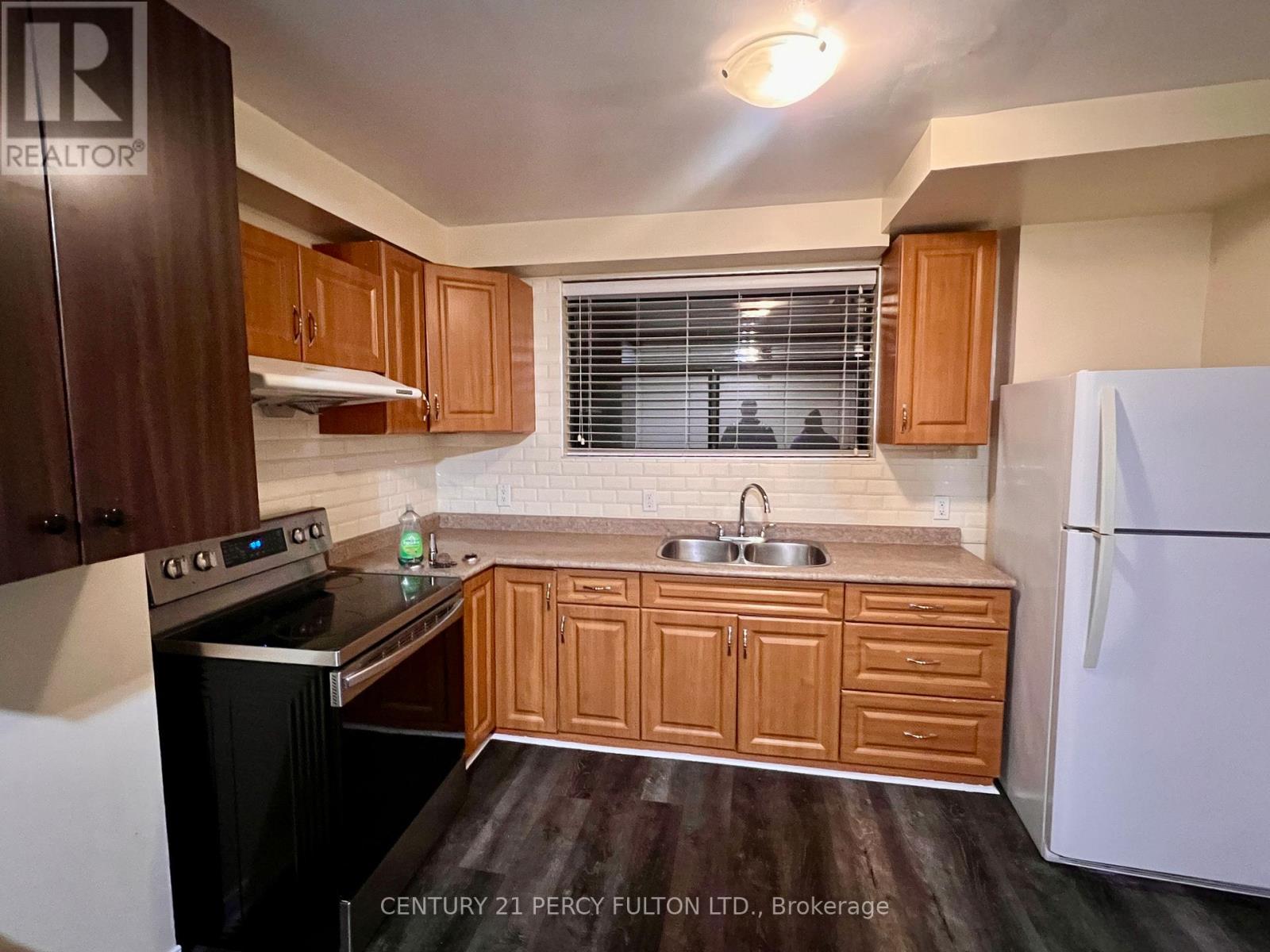 2 - 952 Scarlett Road, Toronto, Ontario  M9P 2V6 - Photo 5 - W14094364
