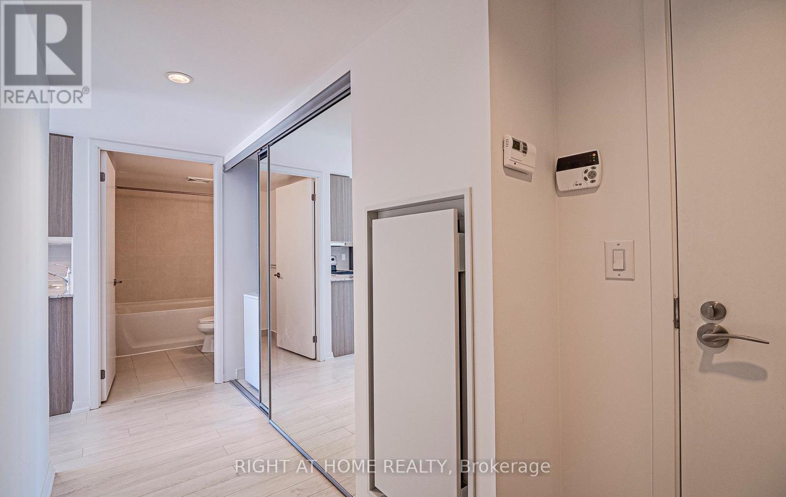 1203 - 3091 Dufferin Street, Toronto, Ontario  M6A 0C4 - Photo 5 - W14094376